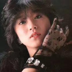Akina Nakamori