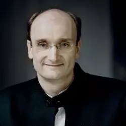 Andrew Manze