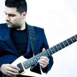 Carlos Garo