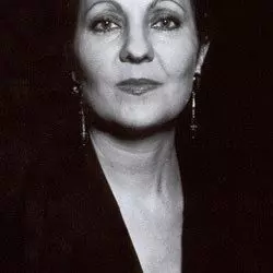 Carmen Linares