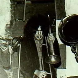 É Ucho Debil Accord Band