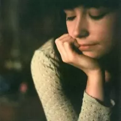 Laura Groves