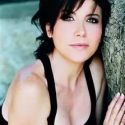 Liane Foly