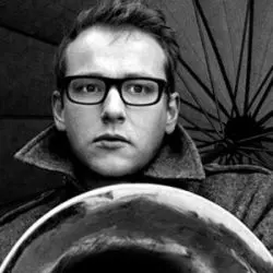 Sven Van Thom