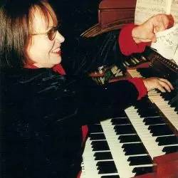 Ursula Hauser