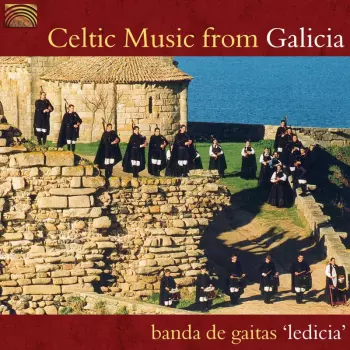 Banda De Gaitas Ledicia: En Unha Decada