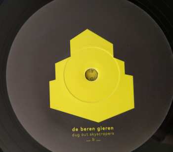 LP De Beren Gieren: Dug Out Skyscrapers