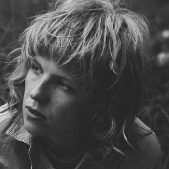 Album Dead Gowns: It's Summer, I Love You, And I'm Surrounded By Snow