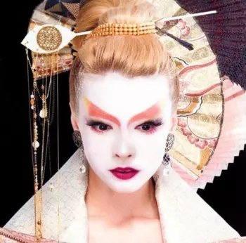 Akina Nakamori: 艶華 -Enka-
