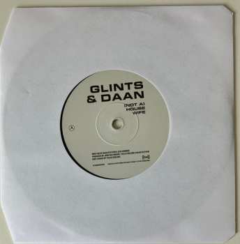 SP Glints: (Not A) Housewife