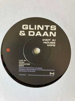 SP Glints: (Not A) Housewife