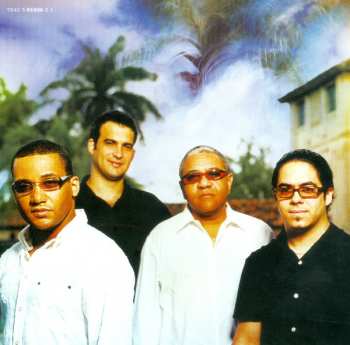 CD Gonzalo Rubalcaba: Paseo