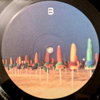 LP Hrsta: Ghosts Will Come And Kiss Our Eyes