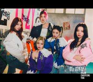 Album Itzy: It'z Itzy