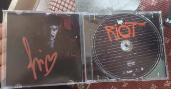 CD Izi: Riot