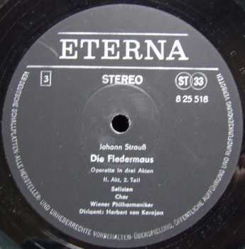 3LP/Dobozkészlet Herbert von Karajan: Die Fledermaus (3xLP + BOX + BOOKLET)
