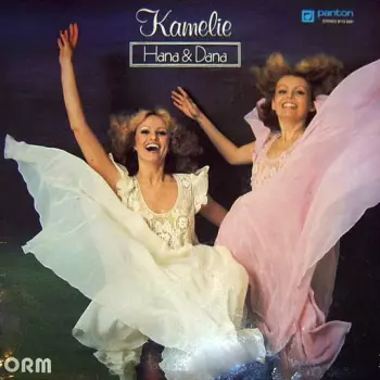 Kamelie: Hana & Dana