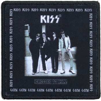 Merch Kiss: Felvarró Dressed To Kill 
