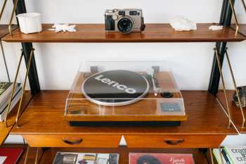 Audiotechnika Lenco LS-55 gramofon s Bluetooth, USB a vestavěnými reproduktory Wood