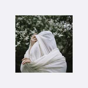 LP Zola Mennenöh: Longing For Belonging