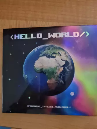 Pinguini Tattici Nucleari: Hello World