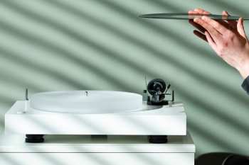Audiotechnika Pro-Ject X2 Satin White + 2M-Silver