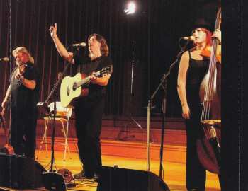 3CD Show Of Hands: High Germany - 900 Miles To Bremen