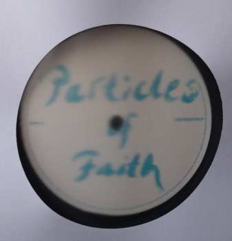 LP Signe Marie Rustad: Particles Of Faith