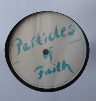 LP Signe Marie Rustad: Particles Of Faith