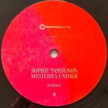 LP Sophie Tassignon: Mysteries Unfold