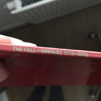 7CD/Dobozkészlet The Fall: Singles 1978 - 2016 DLX