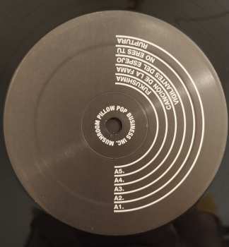 LP Triángulo de Amor Bizarro: oɹɹɐzıqɹoɯɐǝpolnƃuɐıɹʇ LTD