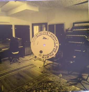 LP Twenty One Pilots: Location Sessions LTD | CLR