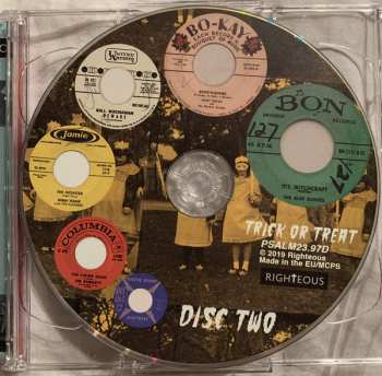 2CD Various: Trick Or Treat (Music To Scare Your Neighbours - Vintage 45’s From Lux And Ivy’s Haunted Basement)